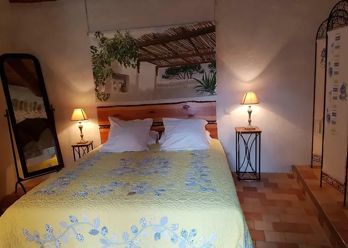 Couette-café La Terrasse De Peyre 3*